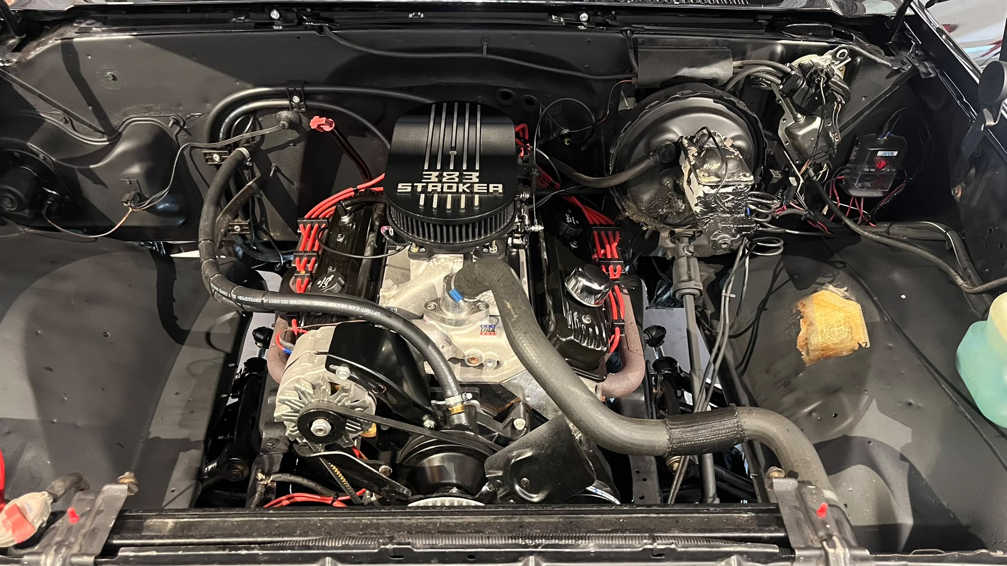 Amerikaanse V8 motorruimte bij VDH Autoservice